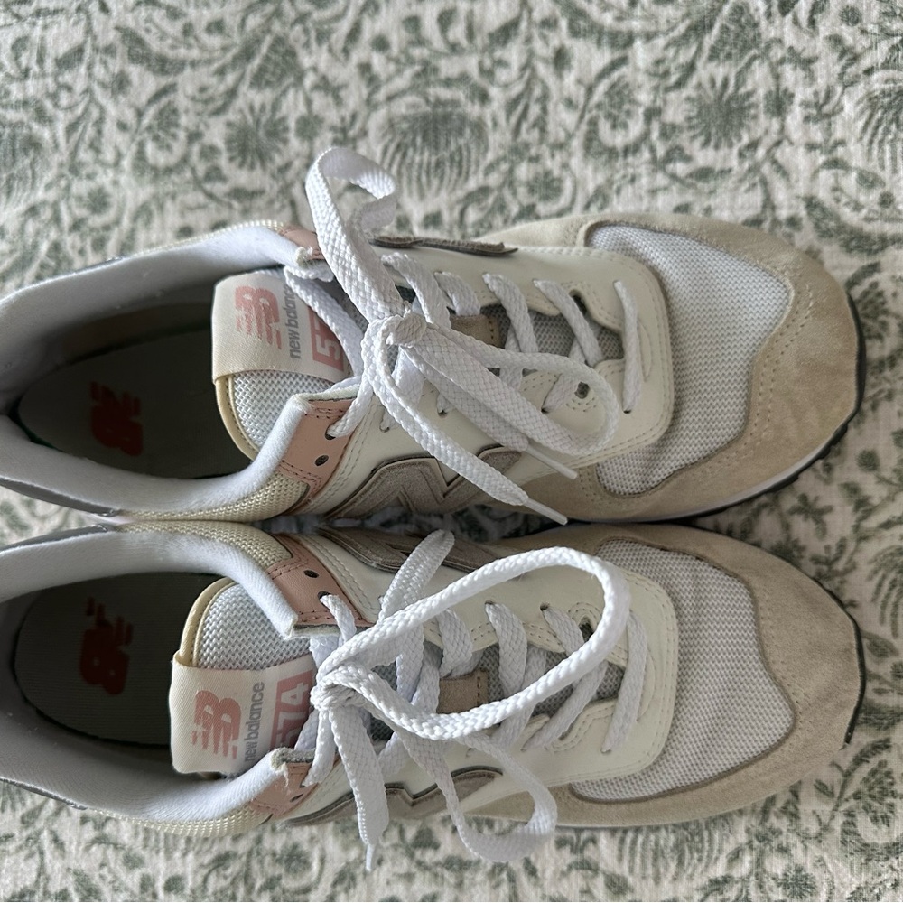 New Balance Sneaker - Picture 3 of 6